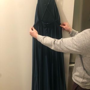 Lulu’s emerald green long dress.